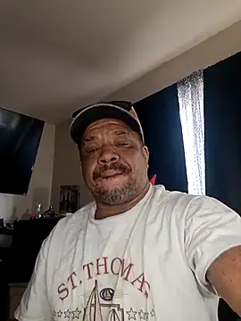 yellowwetfox online show from March 6, 2025, 4:38 pm