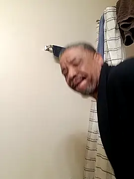 Snapshot of yellowwetfox chatting on March 4, 2026, 10:34 am yellowwetfox online show from March 4, 2026, 10:34 am