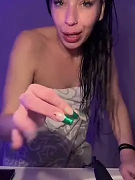 annablisss online show from March 15, 2025, 12:45 pm