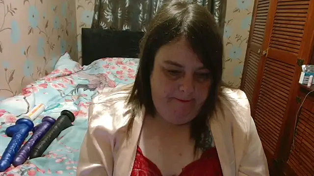 HouseWifeWhore Milf online show from December 19, 2025, 9:11 am