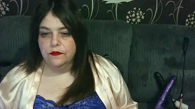 Snapshot of HouseWifeWhore_Milf chatting on March 31, 2026, 12:12 am HouseWifeWhore Milf online show from March 31, 2026, 12:12 am