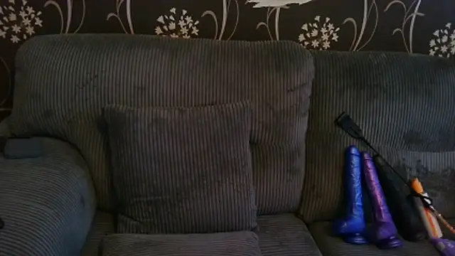 Snapshot of HouseWifeWhore_Milf chatting on March 25, 2026, 2:27 pm HouseWifeWhore Milf online show from March 25, 2026, 2:27 pm