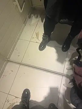 CrazzyChicks online show from October 12, 2025, 7:21 am