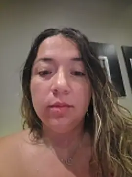 isabella rossse online show from April 5, 2026, 7:48 am