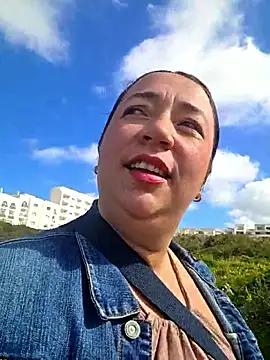 isabella rossse online show from February 25, 2026, 12:49 pm