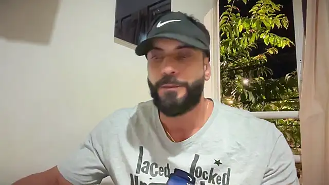 romeolovedark online show from July 16, 2026, 2:52 am