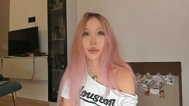 Pupasui02 online show from April 12, 2026, 12:41 pm
