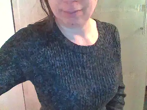 Moi Lina online show from October 26, 2025, 10:54 pm