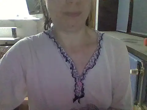 Moi Lina online show from September 14, 2025, 9:59 pm