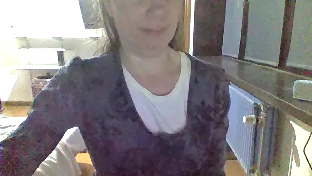 Moi Lina online show from October 3, 2025, 10:11 pm