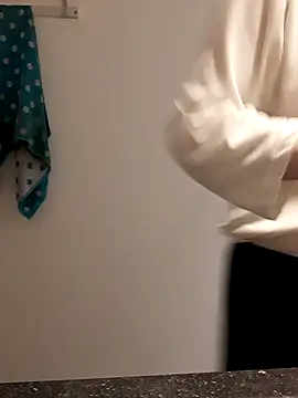 Moi Lina online show from September 15, 2025, 11:43 am