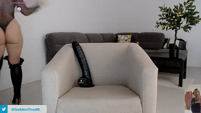 Goddess Tina online show from May 15, 2026, 7:06 am