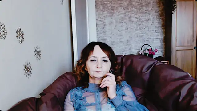 AnnieEltgant online show from November 16, 2025, 8:19 am