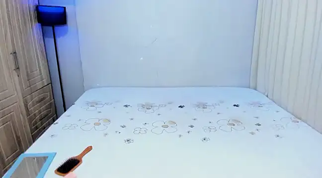 shantal r0mance online show from February 23, 2025, 5:23 am