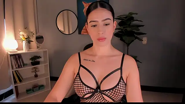 LiaPearce online show from November 25, 2025, 12:27 pm