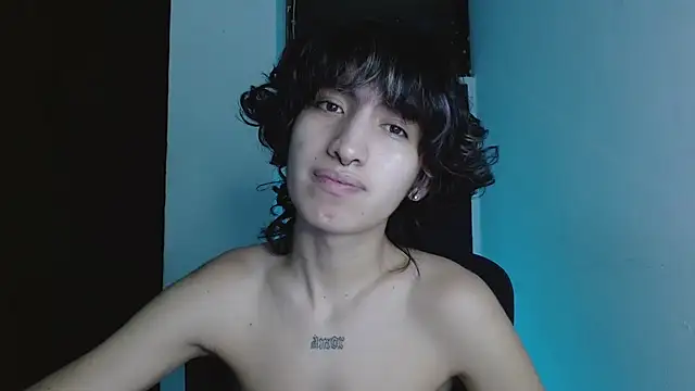Snapshot of littlextreme chatting on May 19, 2026, 4:08 am littlextreme online show from May 19, 2026, 4:08 am