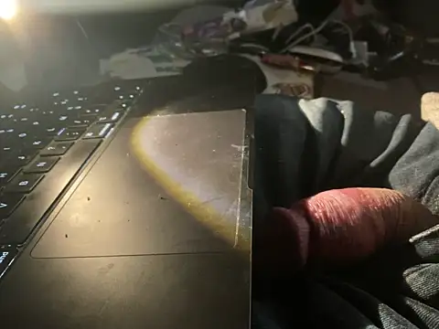 juicyprecumboy online show from April 4, 2026, 12:28 am