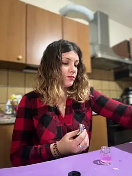 DaisyVibesss online show from March 12, 2025, 11:54 am