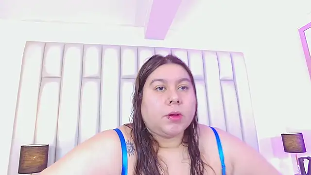 Snapshot of aandreaperez chatting on August 6, 2026, 6:58 pm aandreaperez online show from August 6, 2026, 6:58 pm