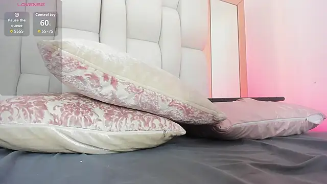 kylie sexy2000 online show from September 22, 2025, 10:27 pm