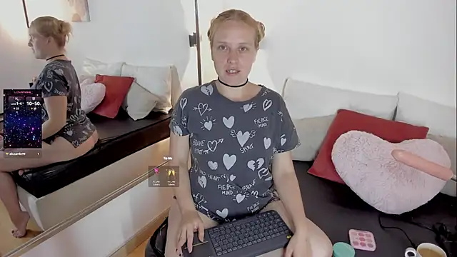 EmilySumer online show from April 24, 2026, 4:03 am