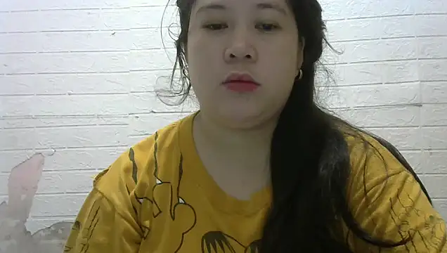 hotsexylyn online show from September 12, 2025, 5:29 am