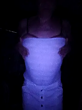 BabyloveXxX1 online show from September 30, 2025, 2:28 am