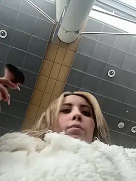 ValeriaHot69 online show from December 17, 2025, 2:00 pm