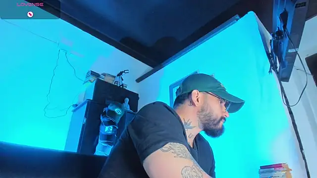 CamiloGray  online show from October 9, 2025, 1:44 pm