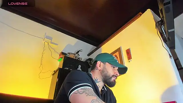 CamiloGray  online show from September 12, 2025, 1:22 pm