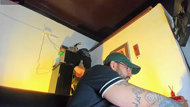 CamiloGray  online show from November 10, 2025, 2:11 pm