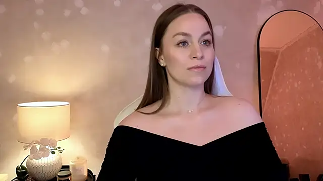 MilaFleur online show from October 4, 2025, 2:18 pm