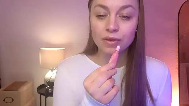 MilaFleur online show from February 1, 2025, 9:21 am