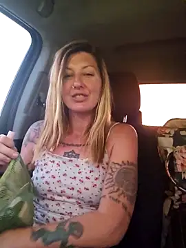 SheIsSomething online show from March 3, 2026, 1:45 am