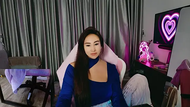 AsianQueens online show from December 17, 2025, 4:01 pm