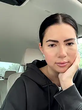 Snapshot of clairewntr chatting on October 5, 2025, 3:36 pm clairewntr online show from October 5, 2025, 3:36 pm