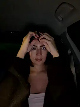 Snapshot of clairewntr chatting on January 9, 2026, 9:33 pm clairewntr online show from January 9, 2026, 9:33 pm