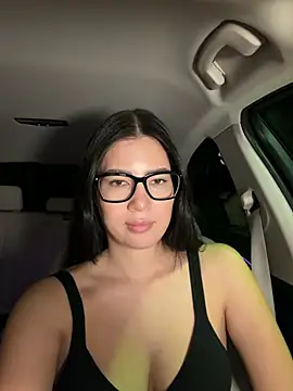 Snapshot of clairewntr chatting on January 11, 2026, 8:38 pm clairewntr online show from January 11, 2026, 8:38 pm