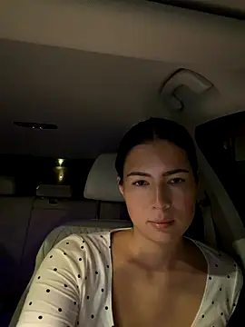 Snapshot of clairewntr chatting on October 18, 2025, 7:16 pm clairewntr online show from October 18, 2025, 7:16 pm