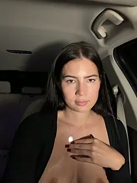 Snapshot of clairewntr chatting on October 30, 2025, 7:33 pm clairewntr online show from October 30, 2025, 7:33 pm