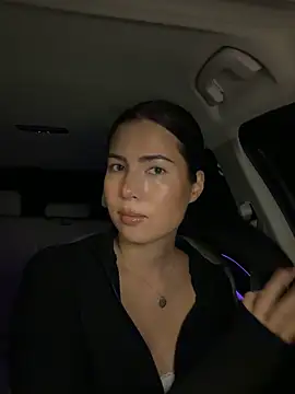 Snapshot of clairewntr chatting on October 21, 2025, 7:24 pm clairewntr online show from October 21, 2025, 7:24 pm