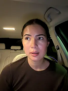 Snapshot of clairewntr chatting on November 18, 2025, 9:18 pm clairewntr online show from November 18, 2025, 9:18 pm