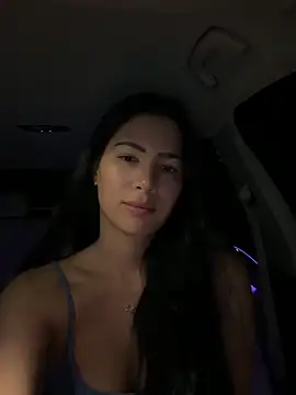 clairewntr online show from April 8, 2026, 8:21 pm