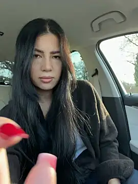 Snapshot of clairewntr chatting on January 18, 2026, 12:52 pm clairewntr online show from January 18, 2026, 12:52 pm