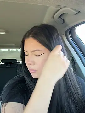 Snapshot of clairewntr chatting on March 19, 2025, 3:29 pm clairewntr online show from March 19, 2025, 3:29 pm