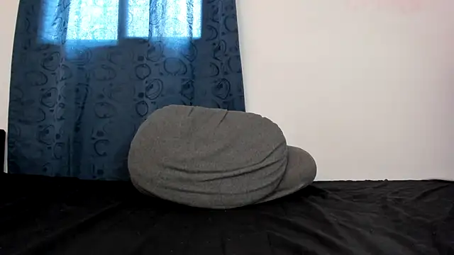 carmesix online show from March 7, 2025, 9:27 pm