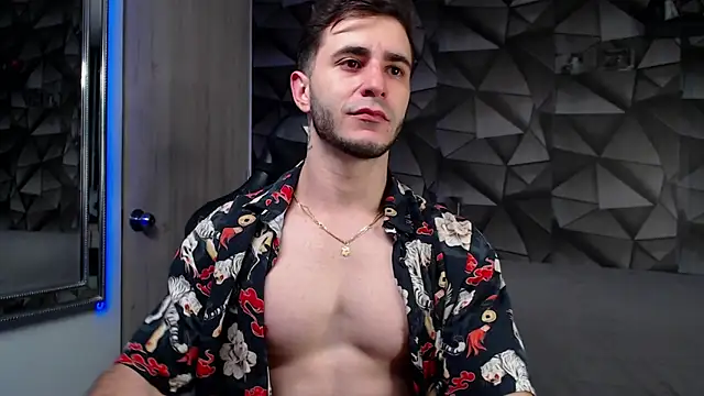 Latino stud4u online show from September 23, 2025, 12:06 am