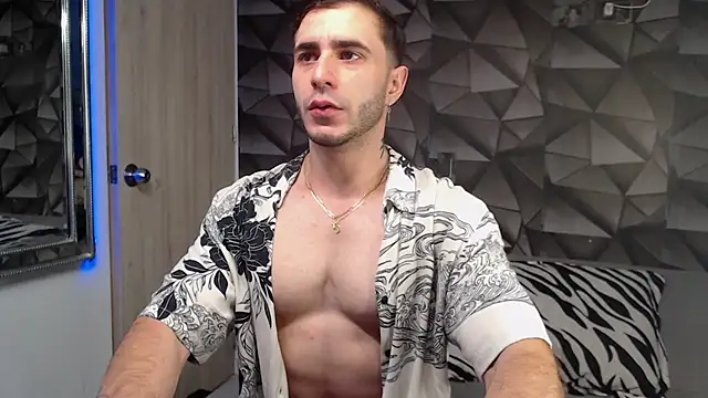 Latino stud4u online show from September 18, 2025, 11:08 pm