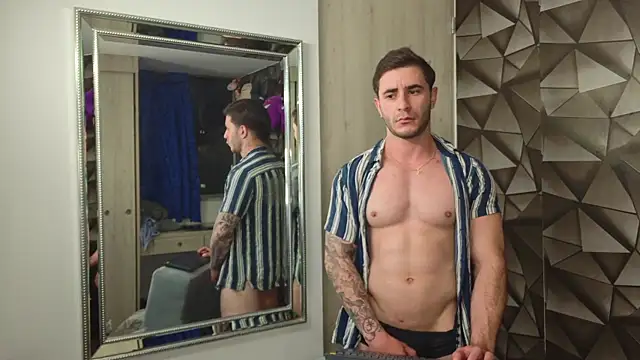 Latino stud4u online show from June 6, 2026, 11:43 pm