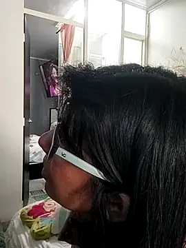 aisha latina online show from February 13, 2026, 2:39 pm